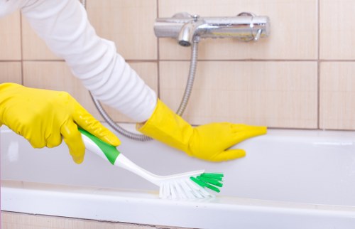 Professional move out cleaning in a W2 apartment kitchen