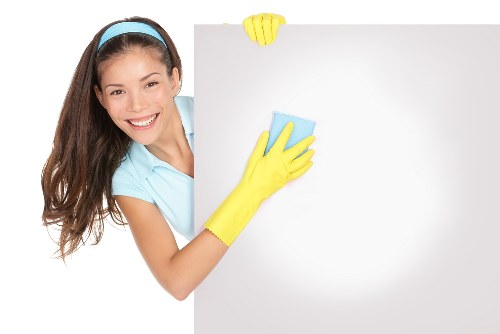 Expert carpet cleaners restoring carpets in W2 properties